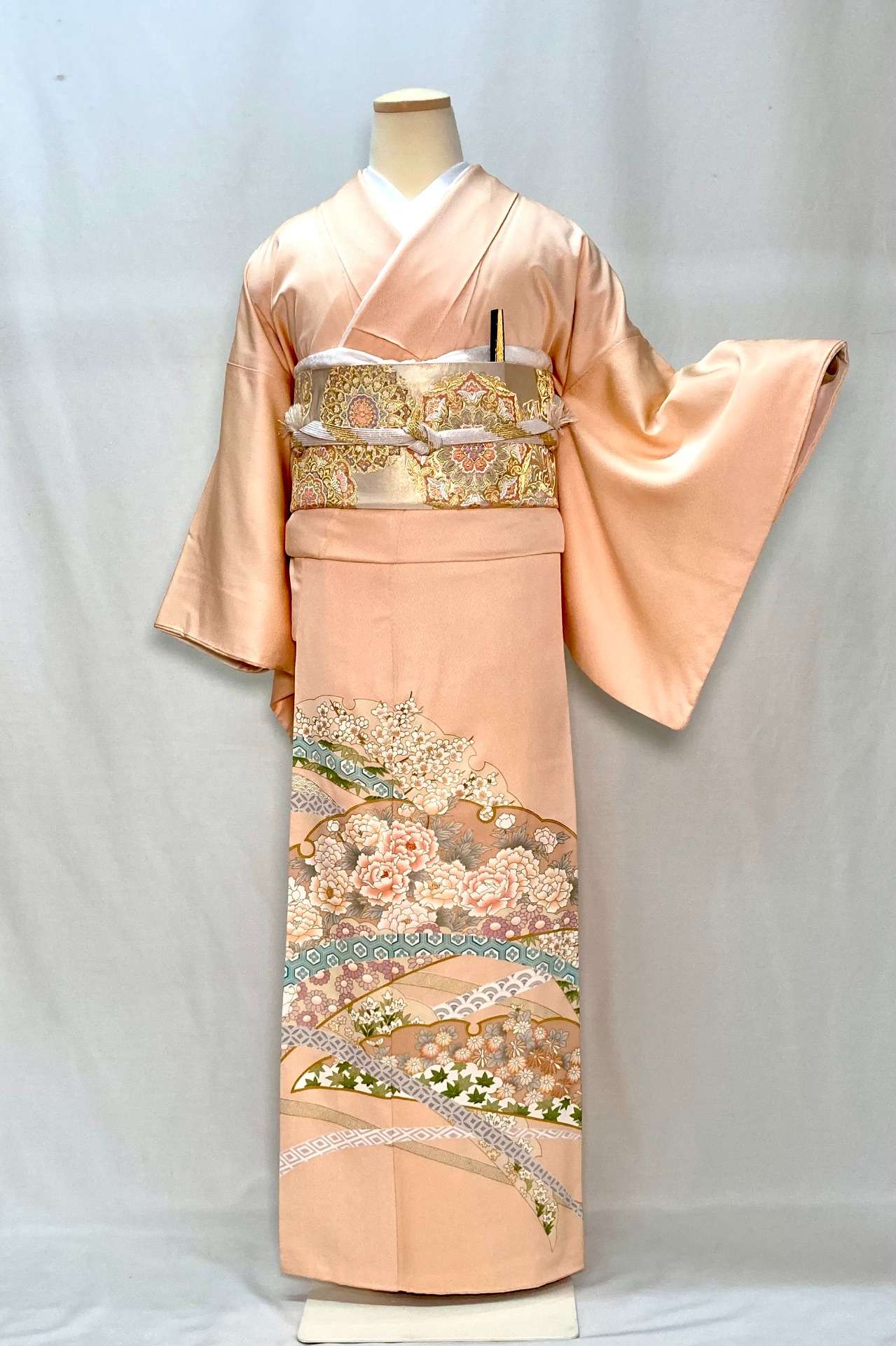 留袖シリーズ　色留袖073　M